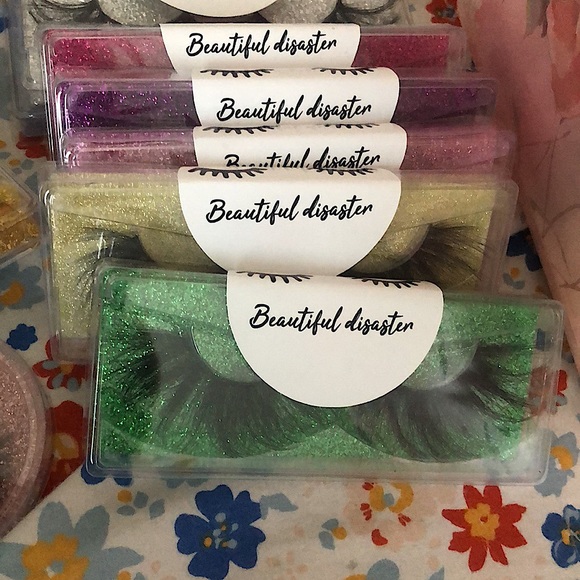 18/25 faux lashes - Picture 3 of 4